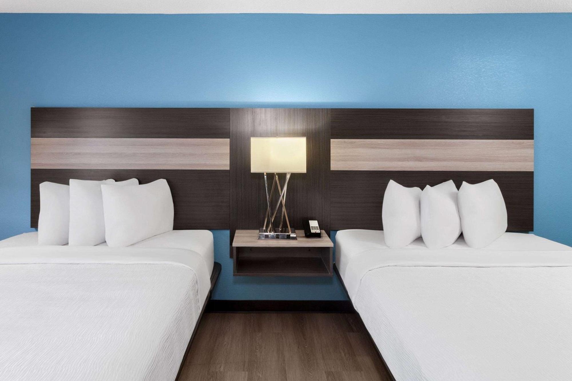 Baymont By Wyndham Copley Akron Bagian luar foto